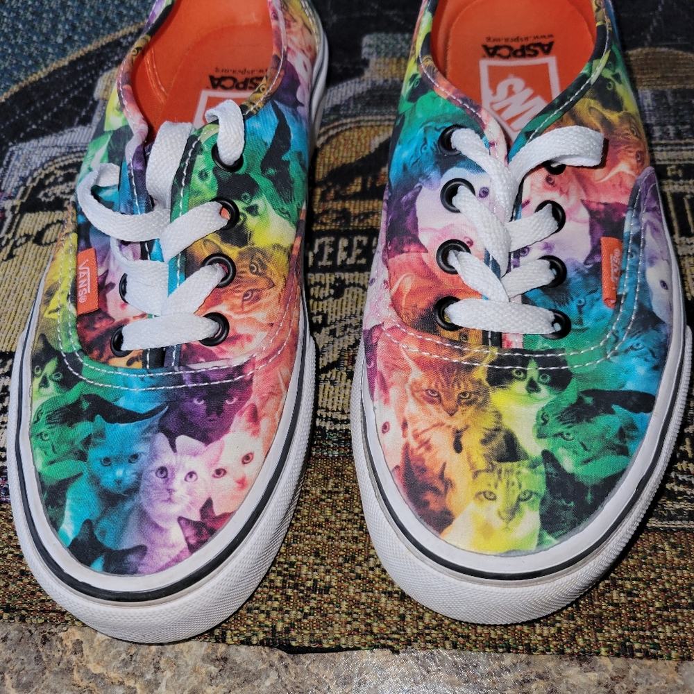 ASPCA Van's woman's size 7